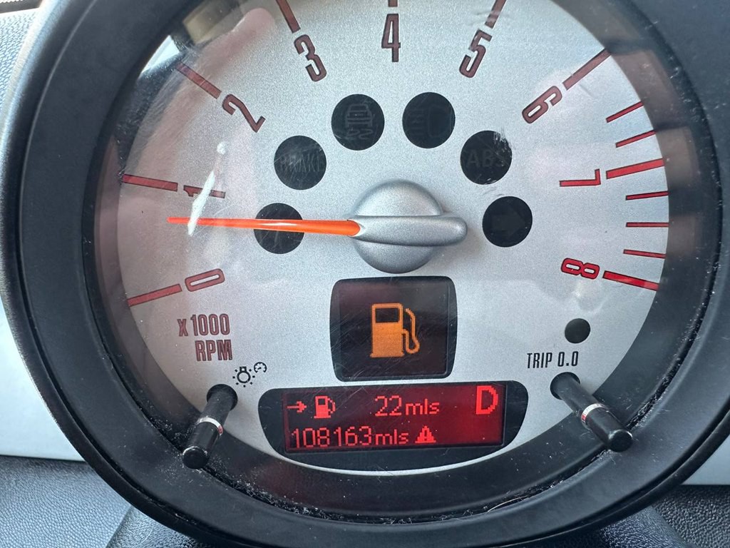 2013 MINI Cooper Image 26