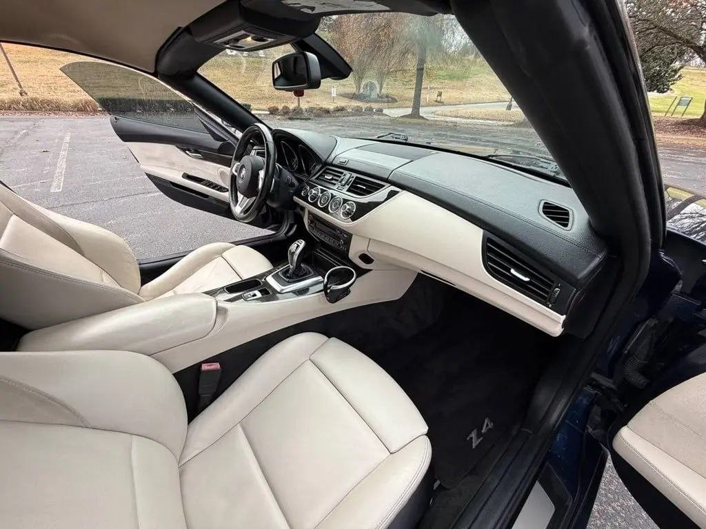 2009 BMW Z4 Image 14