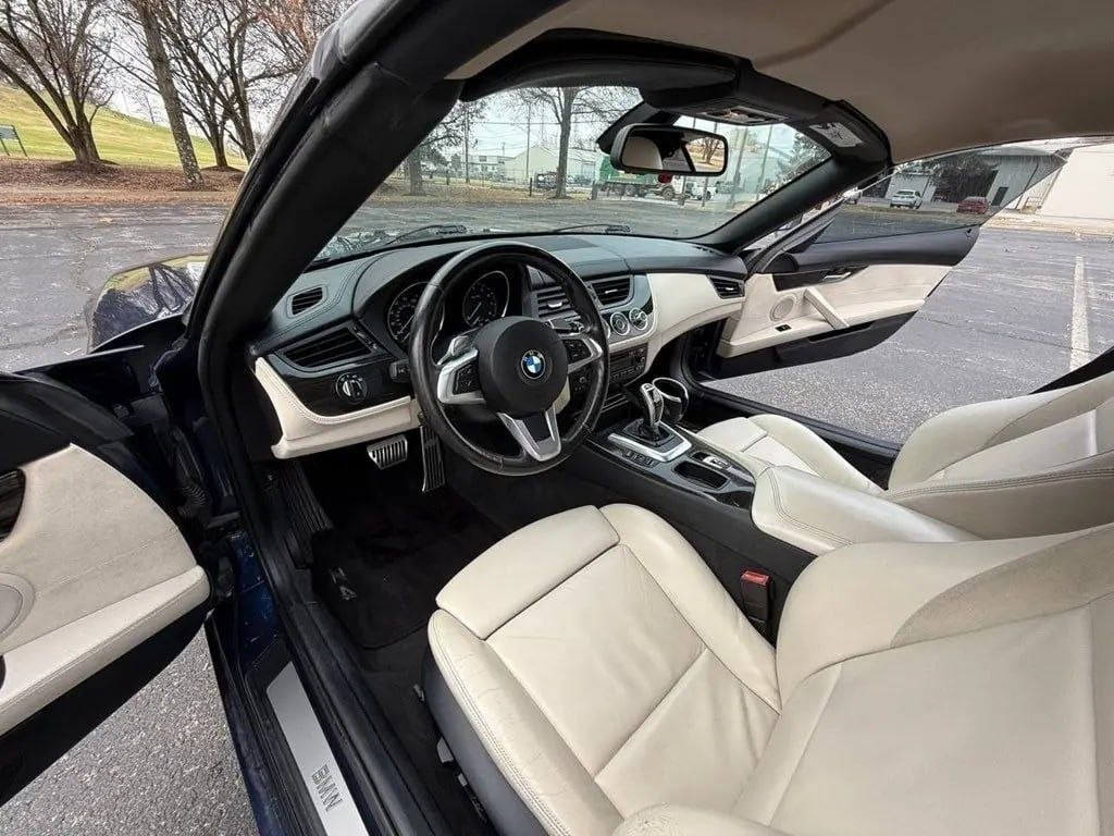2009 BMW Z4 Image 18