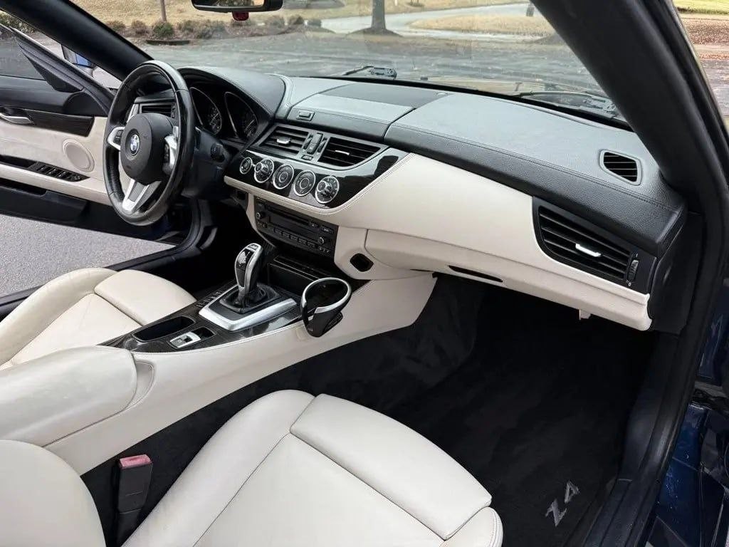 2009 BMW Z4 Image 22