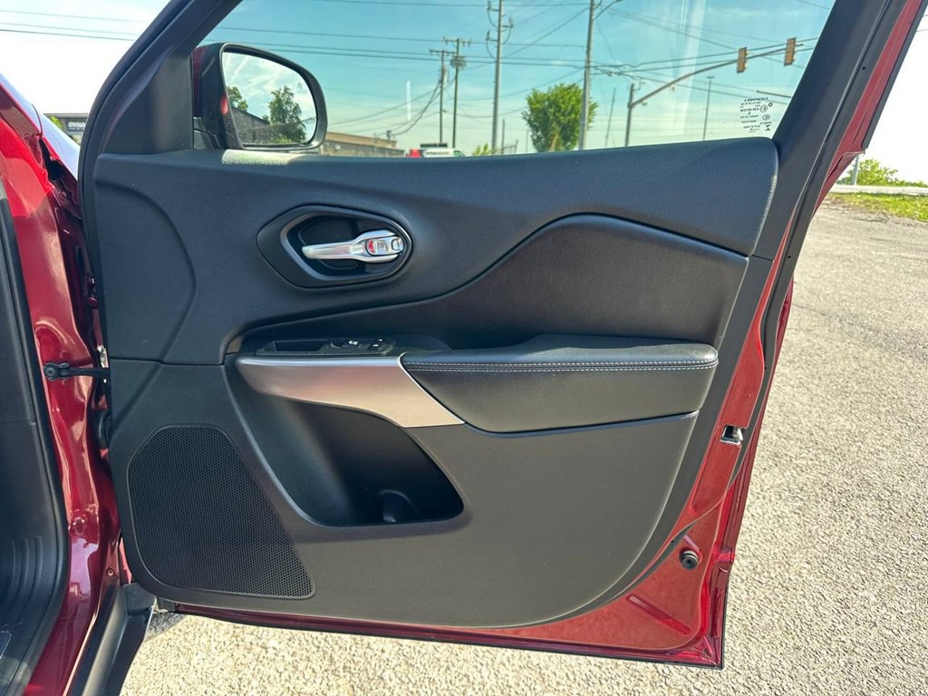 2019 Jeep Cherokee Image 24