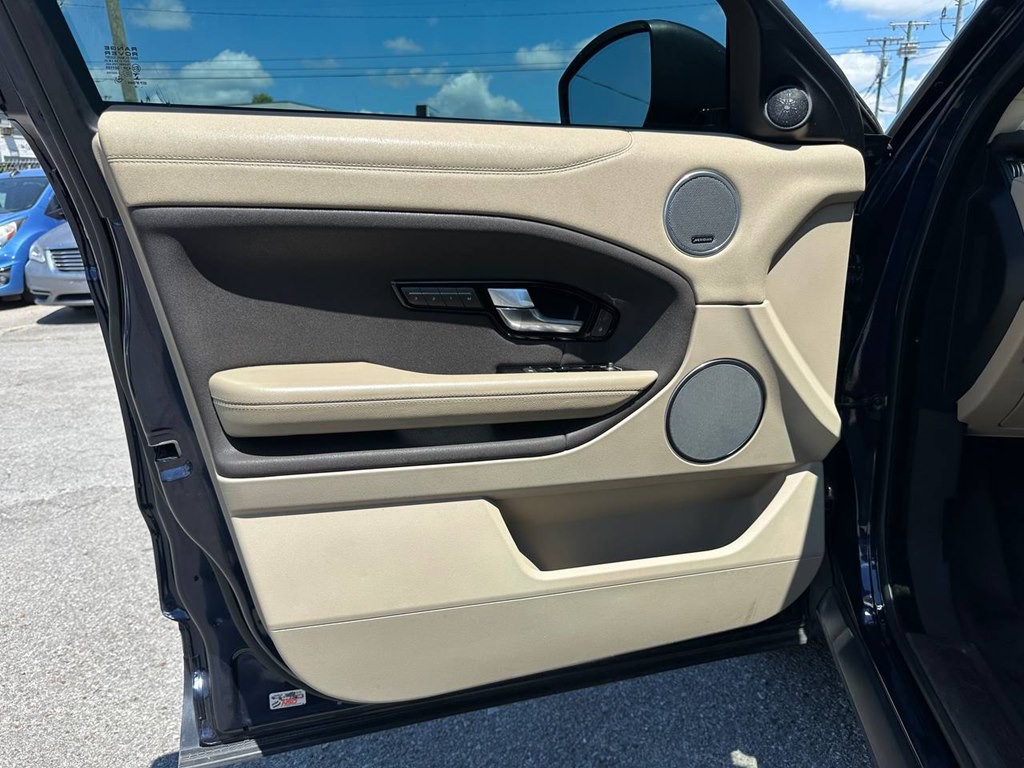 2019 Land Rover Range Rover Evoque Image 17