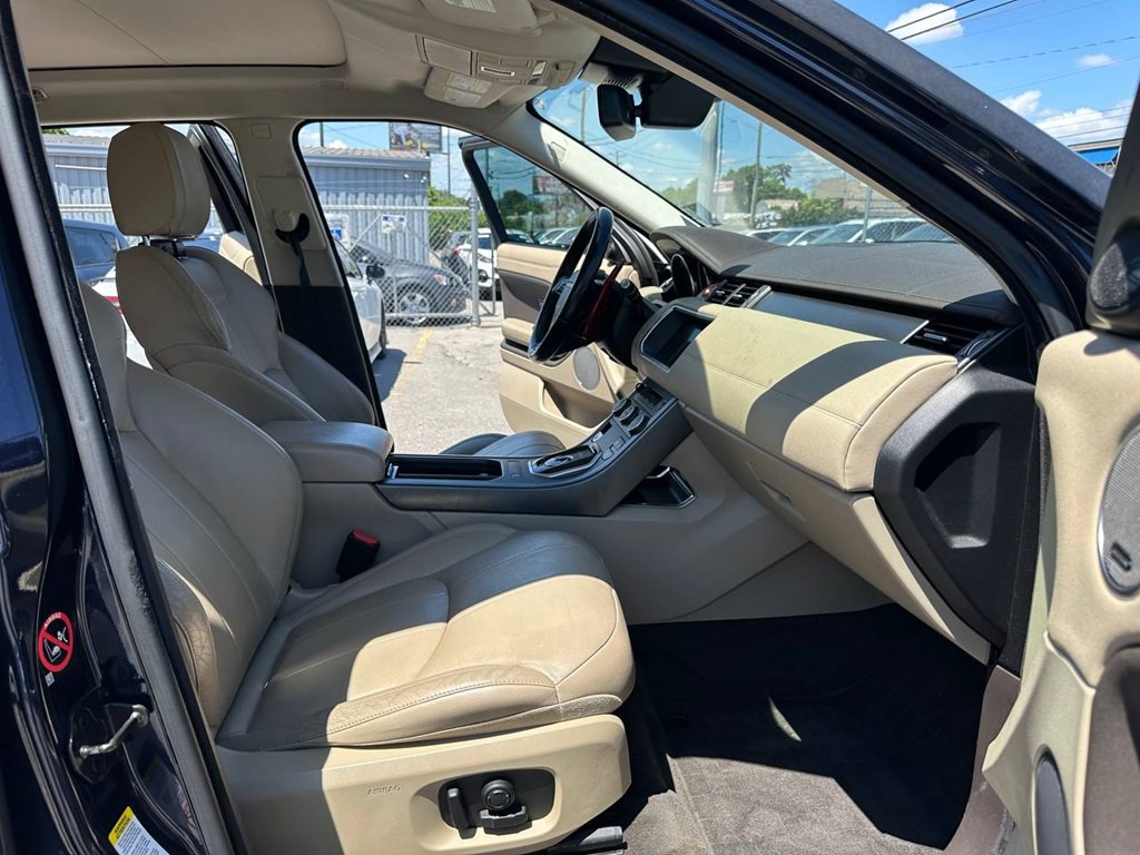 2019 Land Rover Range Rover Evoque Image 24