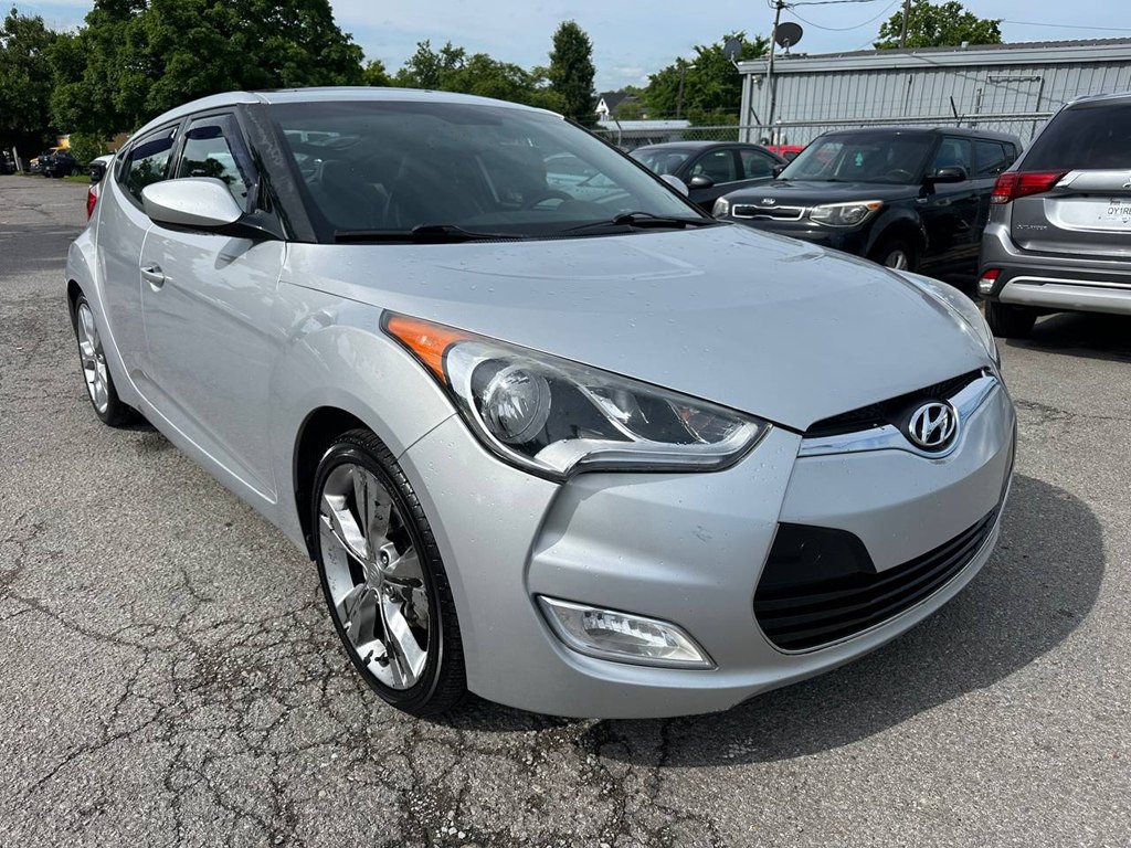 2016 Hyundai Veloster Image 4