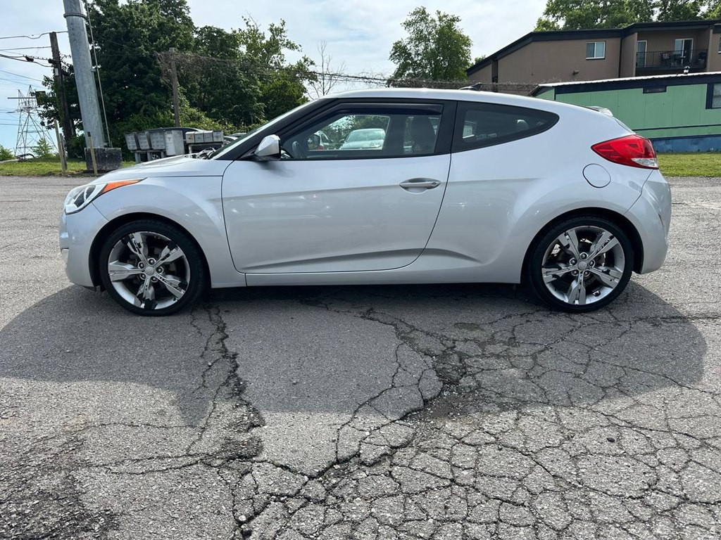 2016 Hyundai Veloster Image 8
