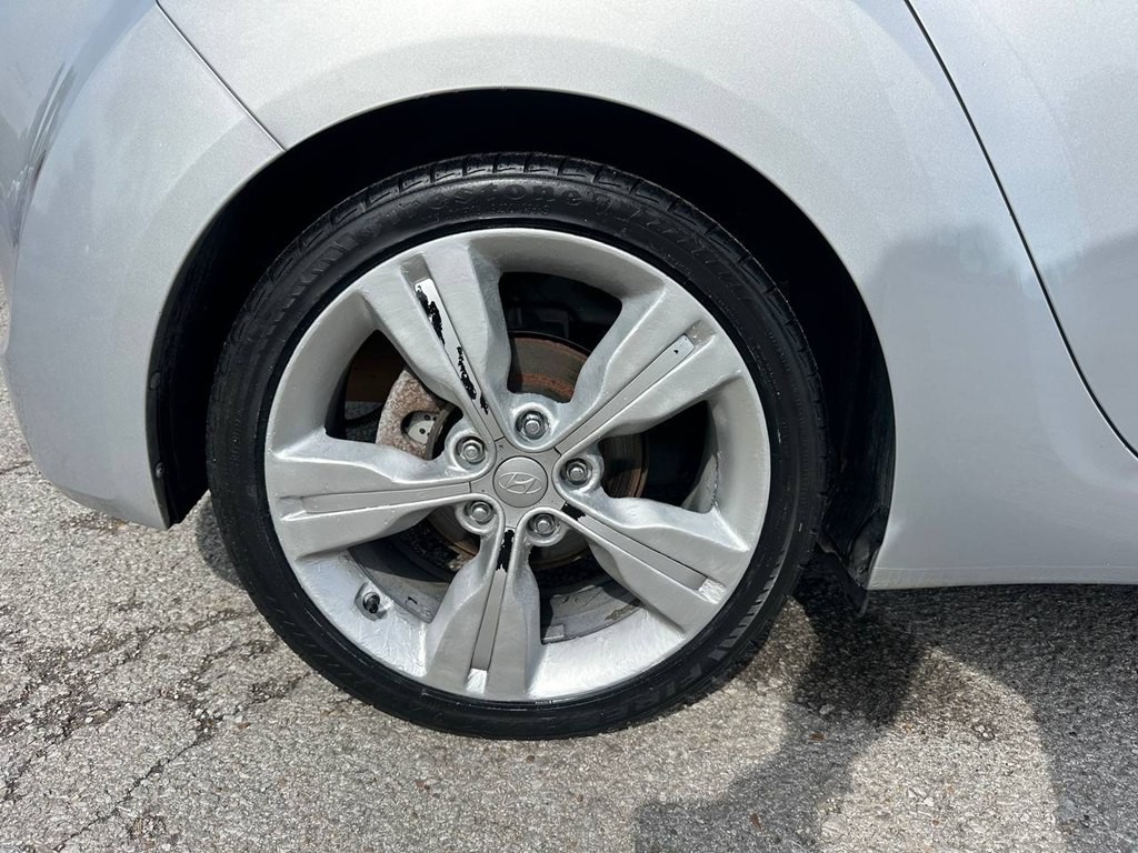2016 Hyundai Veloster Image 24