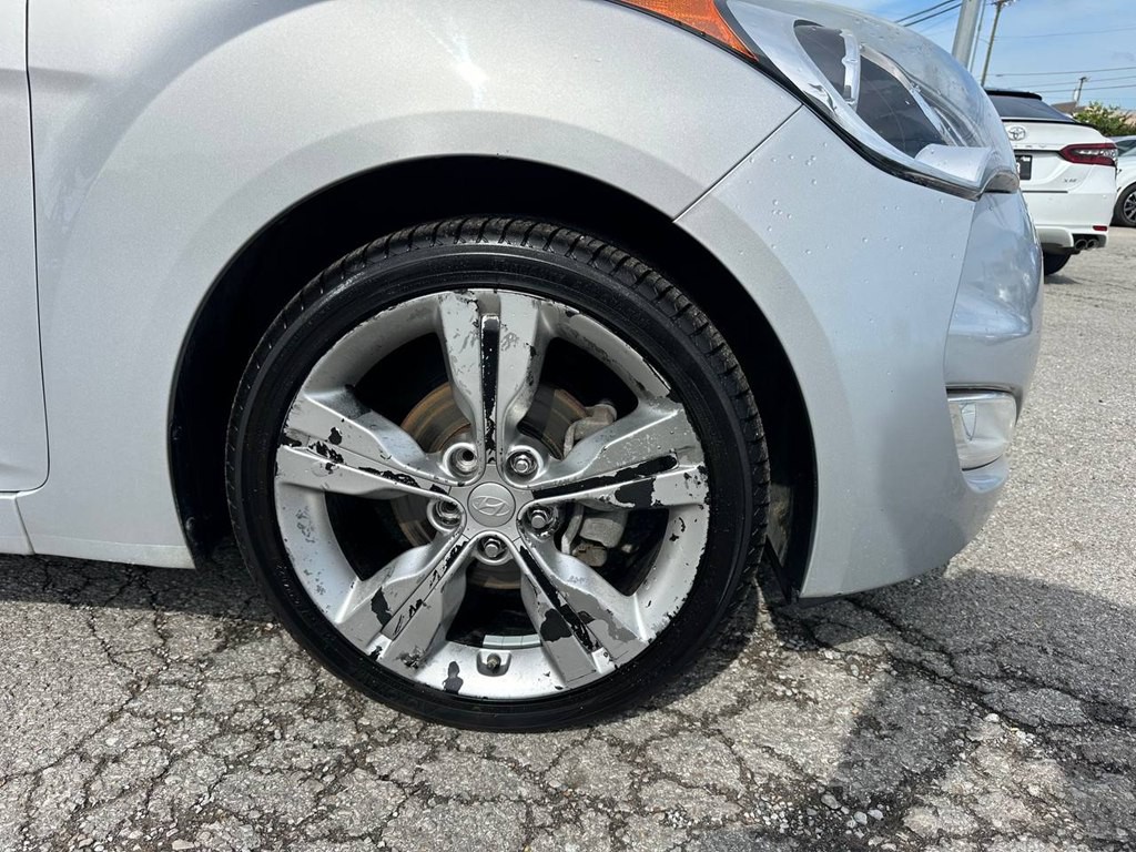 2016 Hyundai Veloster Image 25
