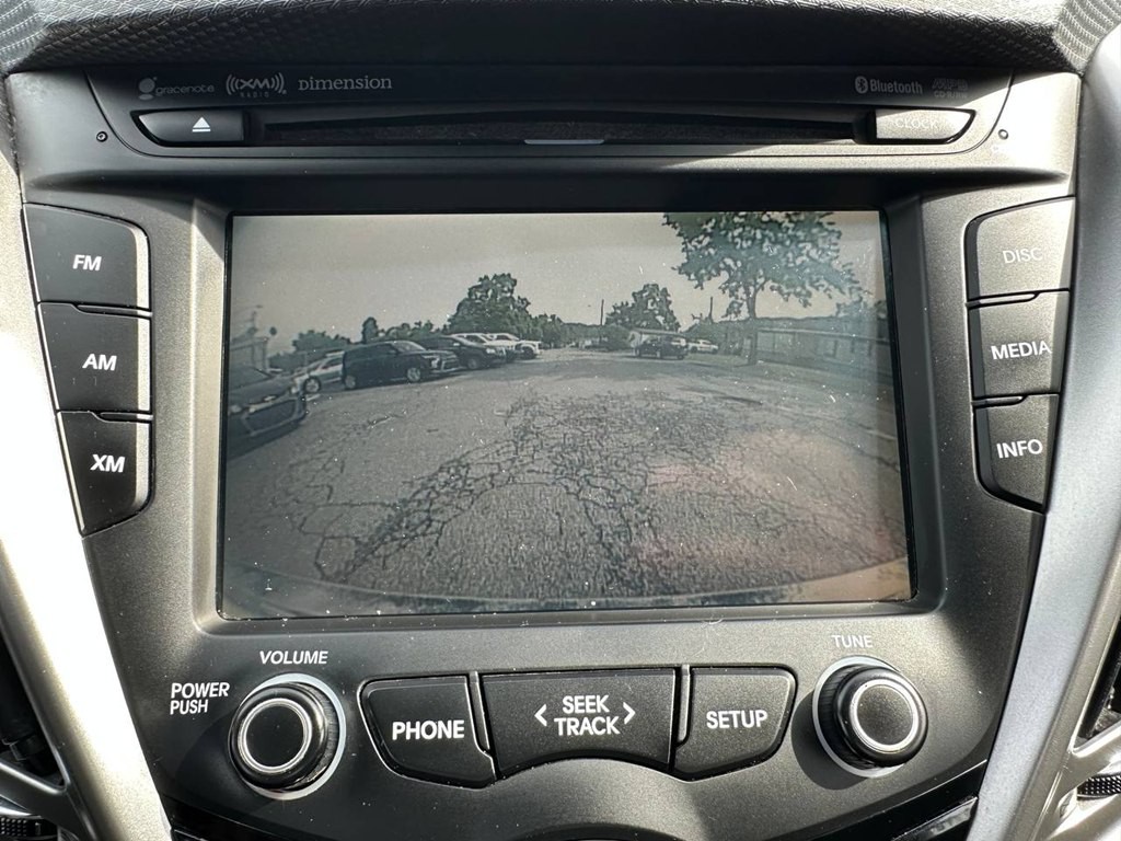 2016 Hyundai Veloster Image 27