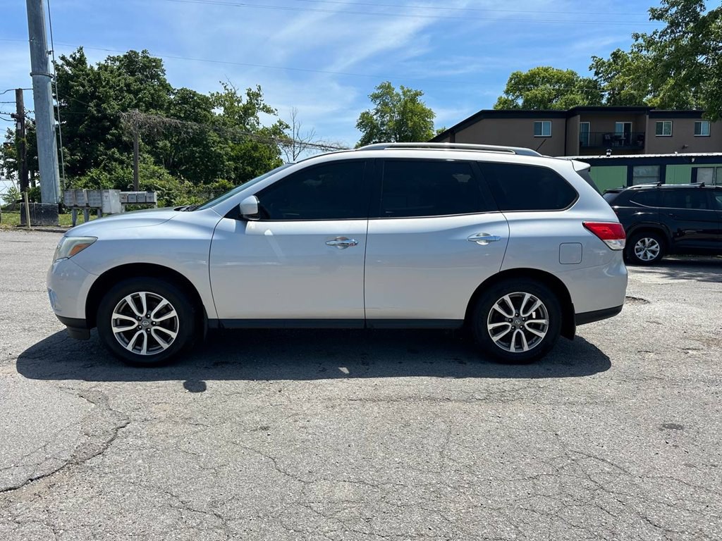 2014 Nissan Pathfinder Image 2