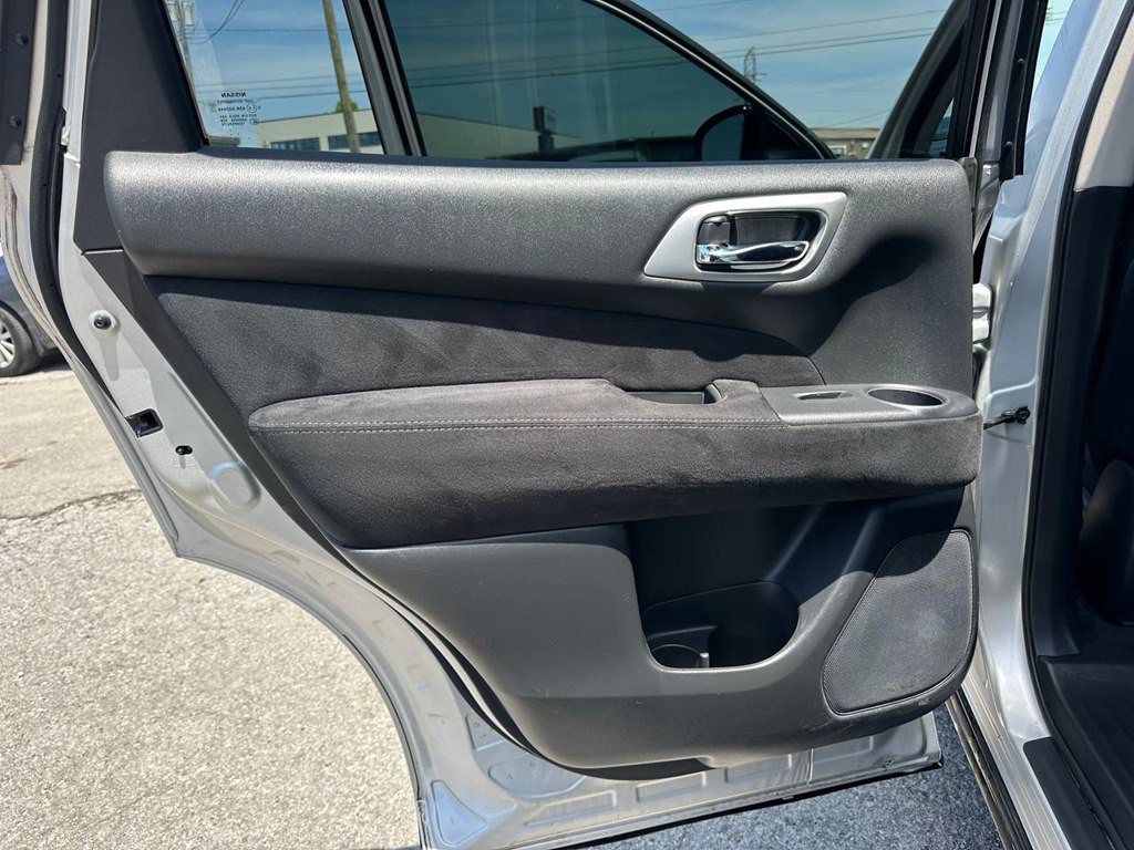 2014 Nissan Pathfinder Image 13