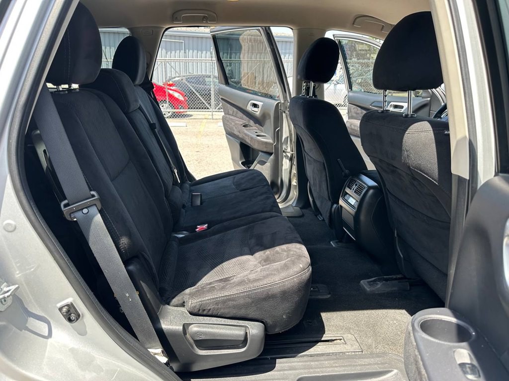 2014 Nissan Pathfinder Image 16