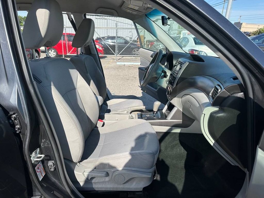 2013 Subaru Forester Image 24