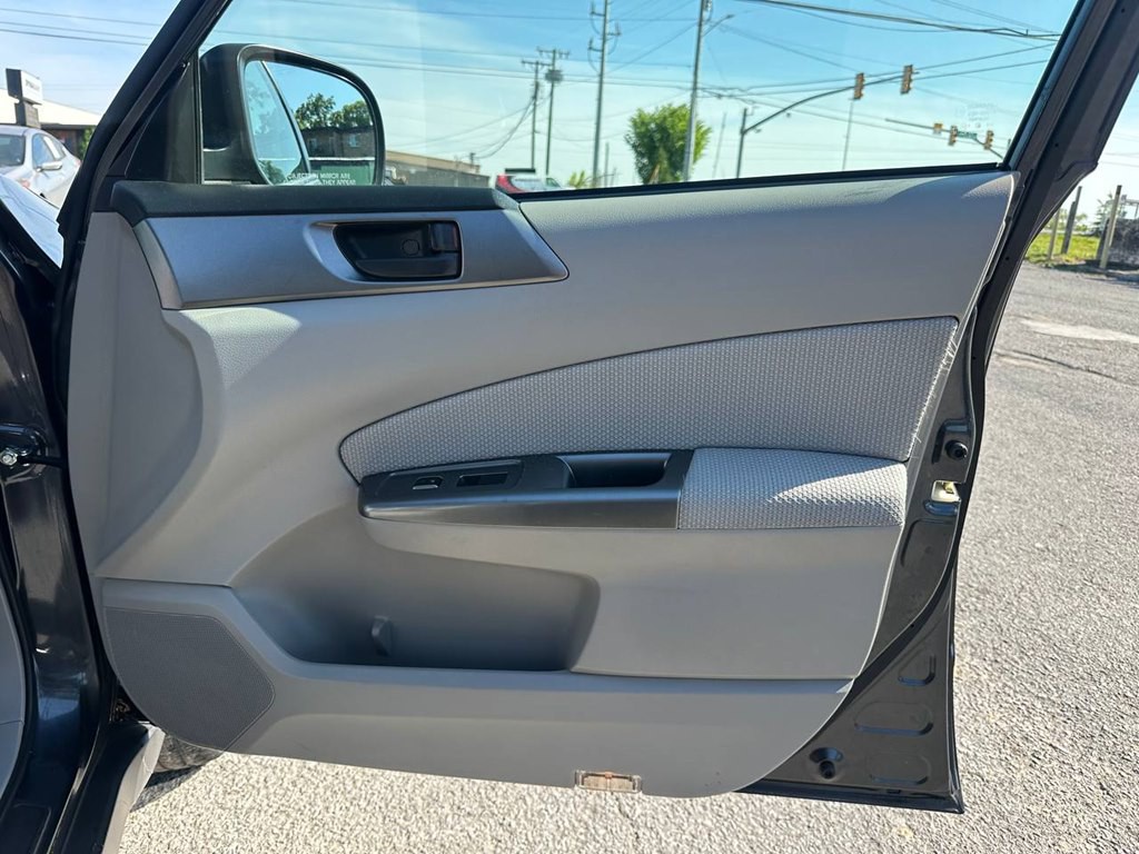 2013 Subaru Forester Image 27