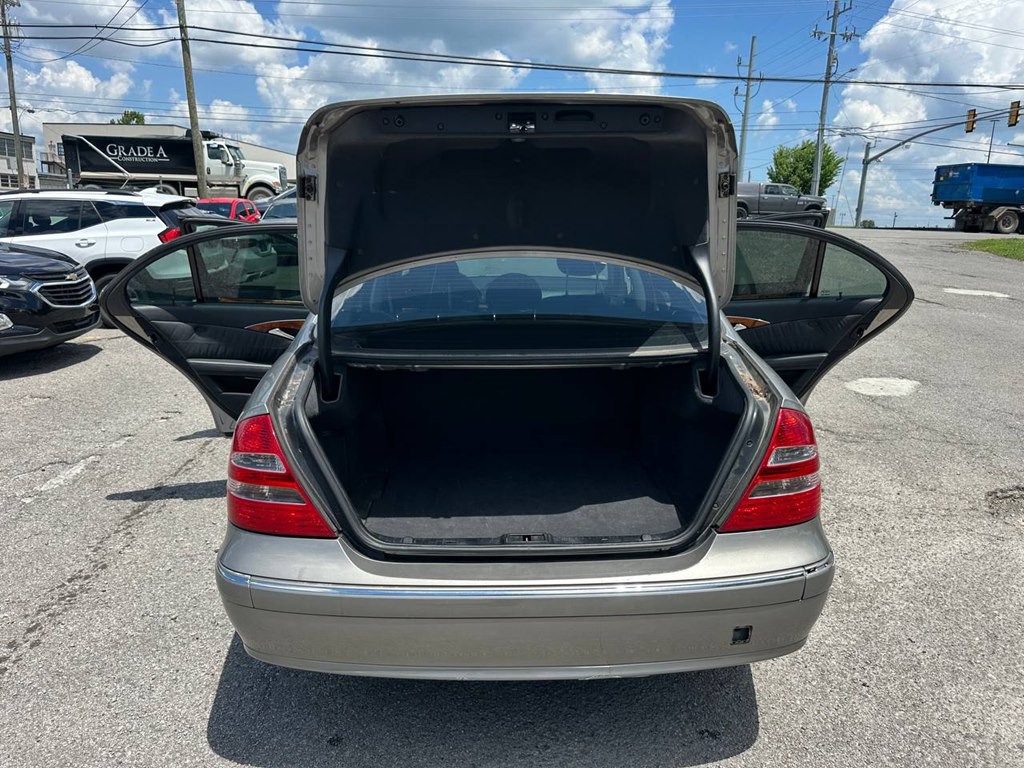 2003 Mercedes-Benz E-Class Image 13