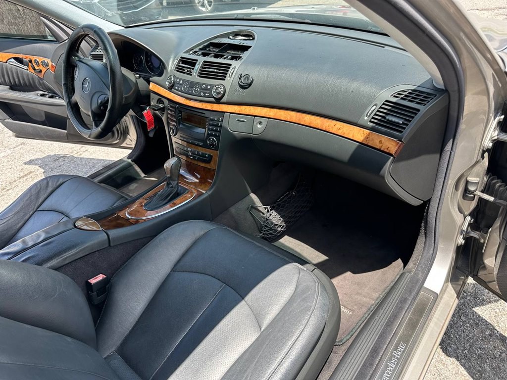 2003 Mercedes-Benz E-Class Image 25