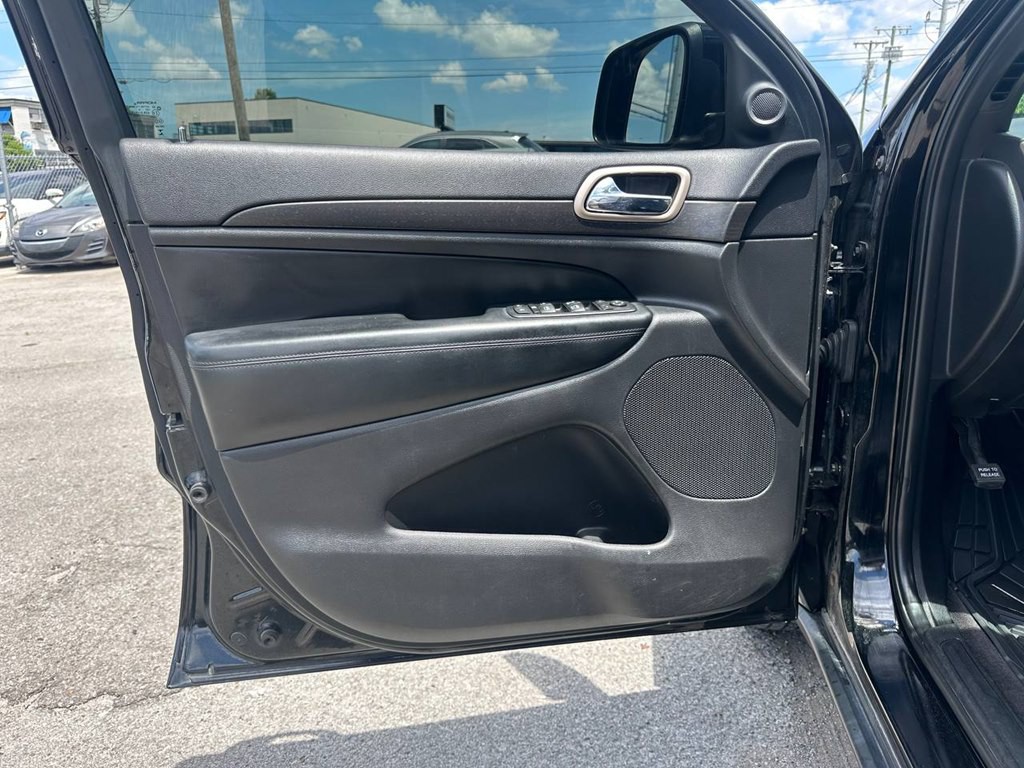 2017 Jeep Grand Cherokee Image 15