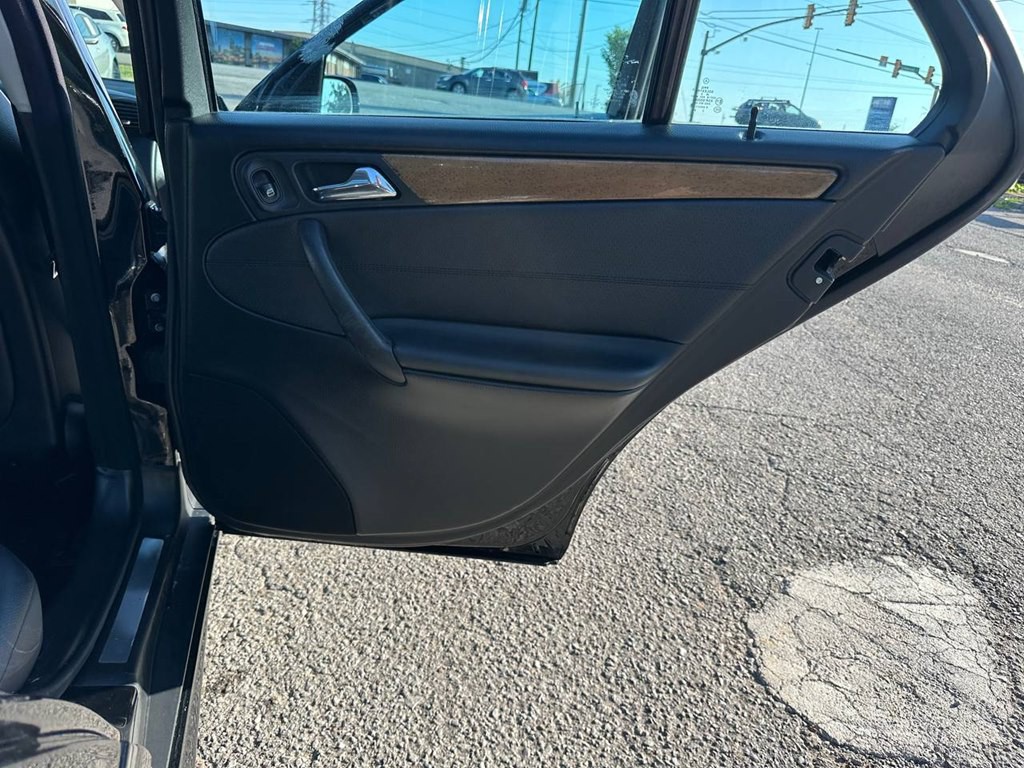 2007 Mercedes-Benz C-Class Image 22