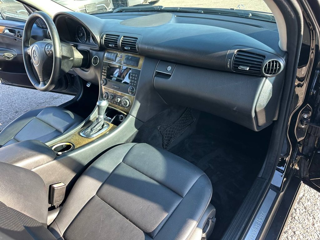 2007 Mercedes-Benz C-Class Image 26