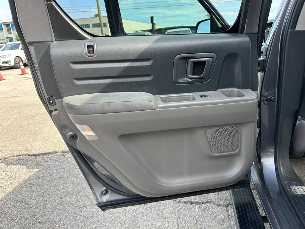 2014 Honda Ridgeline Image 17