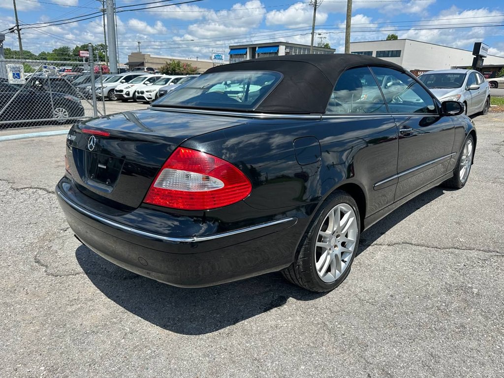 2009 Mercedes-Benz CLK-Class Image 7