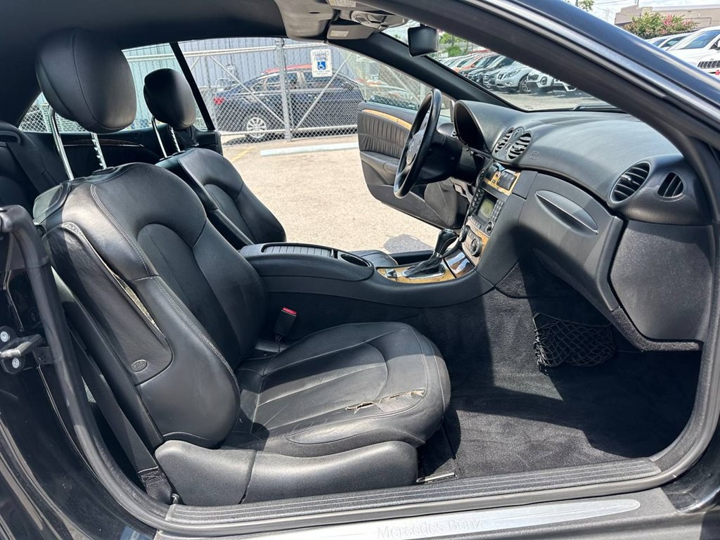 2009 Mercedes-Benz CLK-Class Image 21