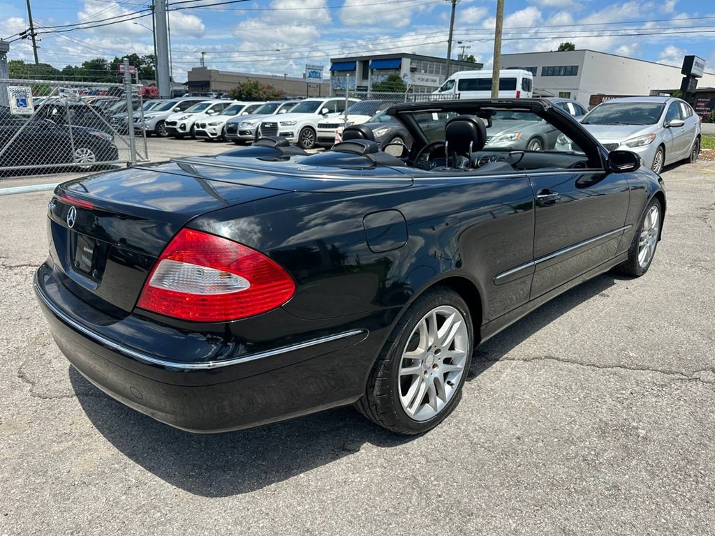 2009 Mercedes-Benz CLK-Class Image 30