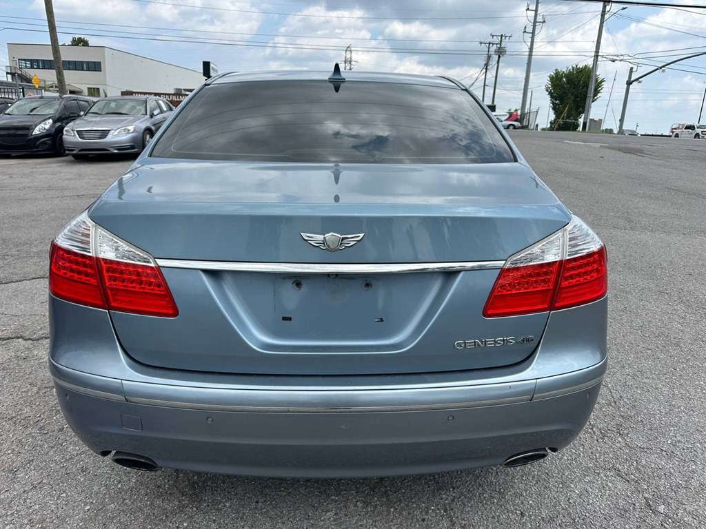 2011 Hyundai Genesis Image 7