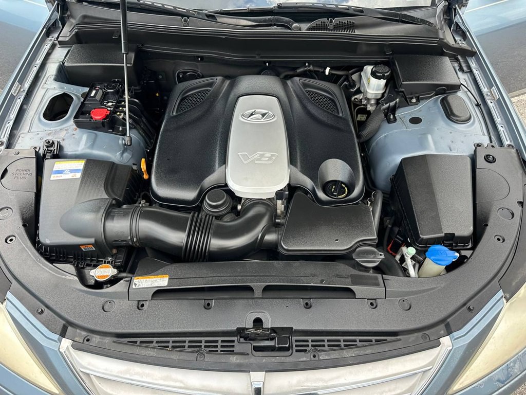 2011 Hyundai Genesis Image 10