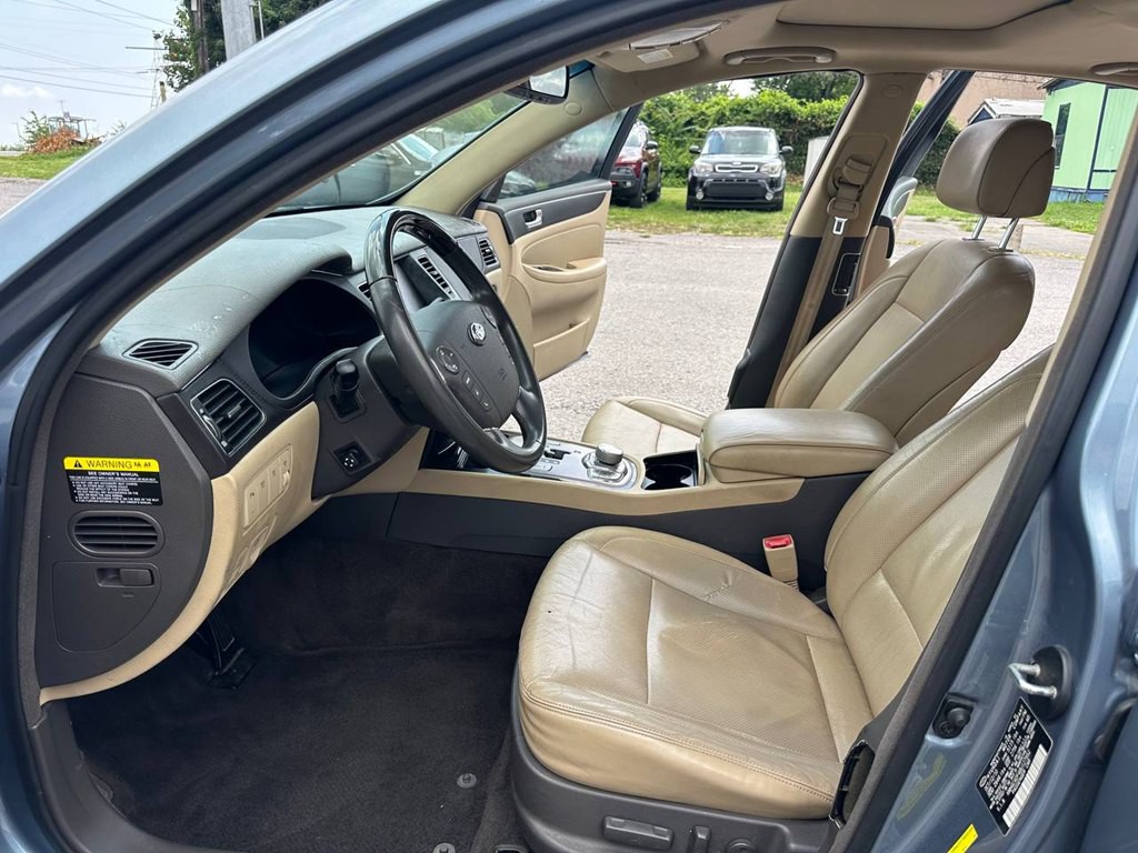 2011 Hyundai Genesis Image 14