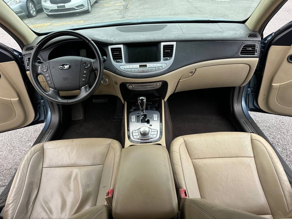 2011 Hyundai Genesis Image 20