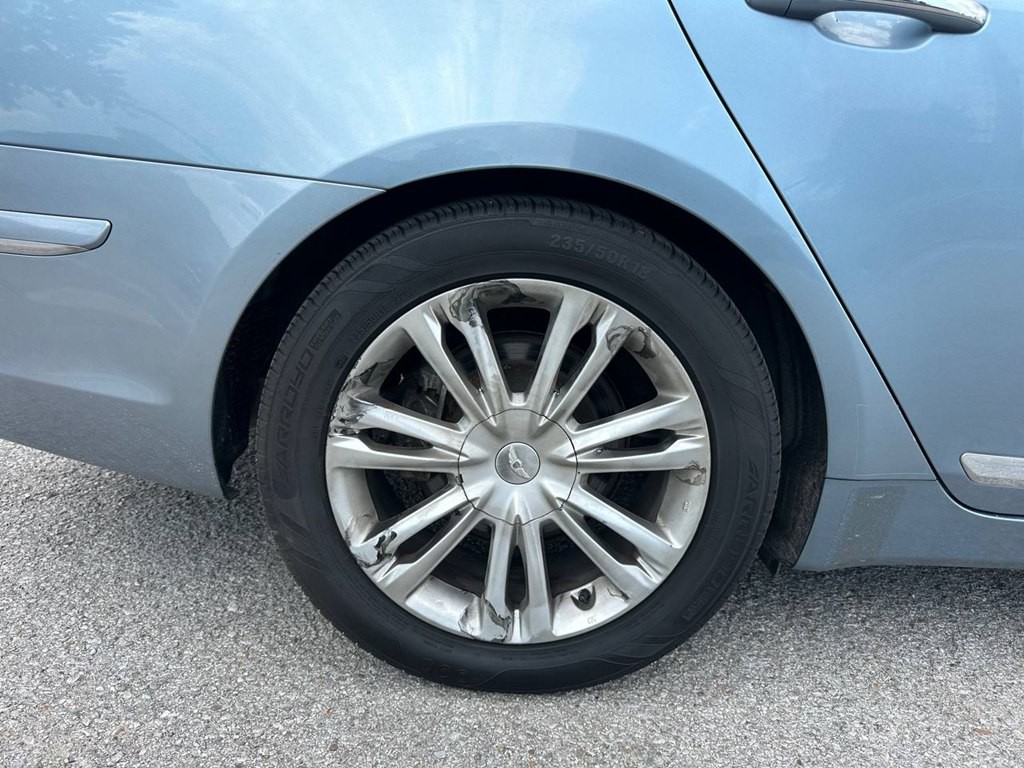 2011 Hyundai Genesis Image 25