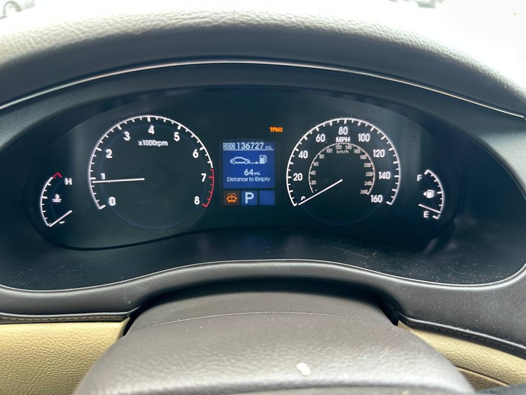 2011 Hyundai Genesis Image 31