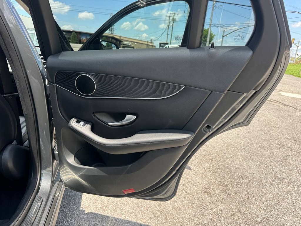 2016 Mercedes-Benz GLC-Class Image 18