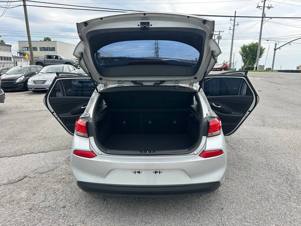 2018 Hyundai Elantra Image 11