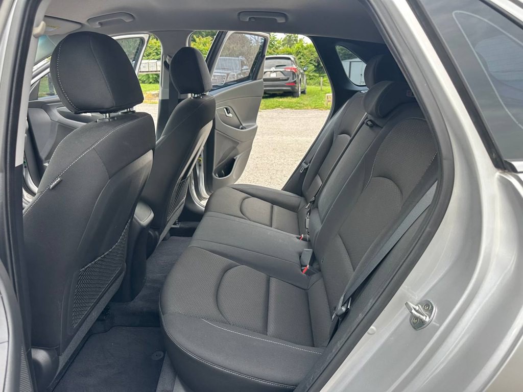 2018 Hyundai Elantra Image 16