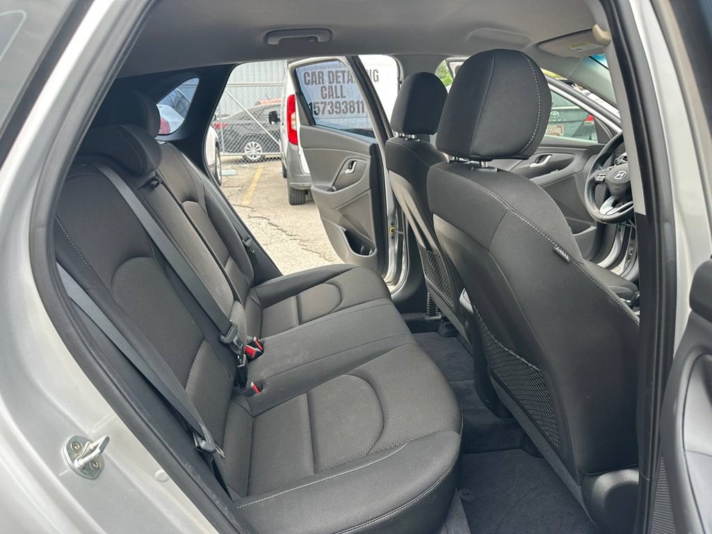 2018 Hyundai Elantra Image 19