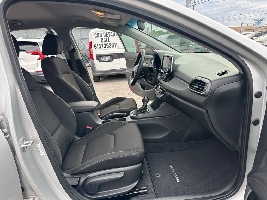 2018 Hyundai Elantra Image 22