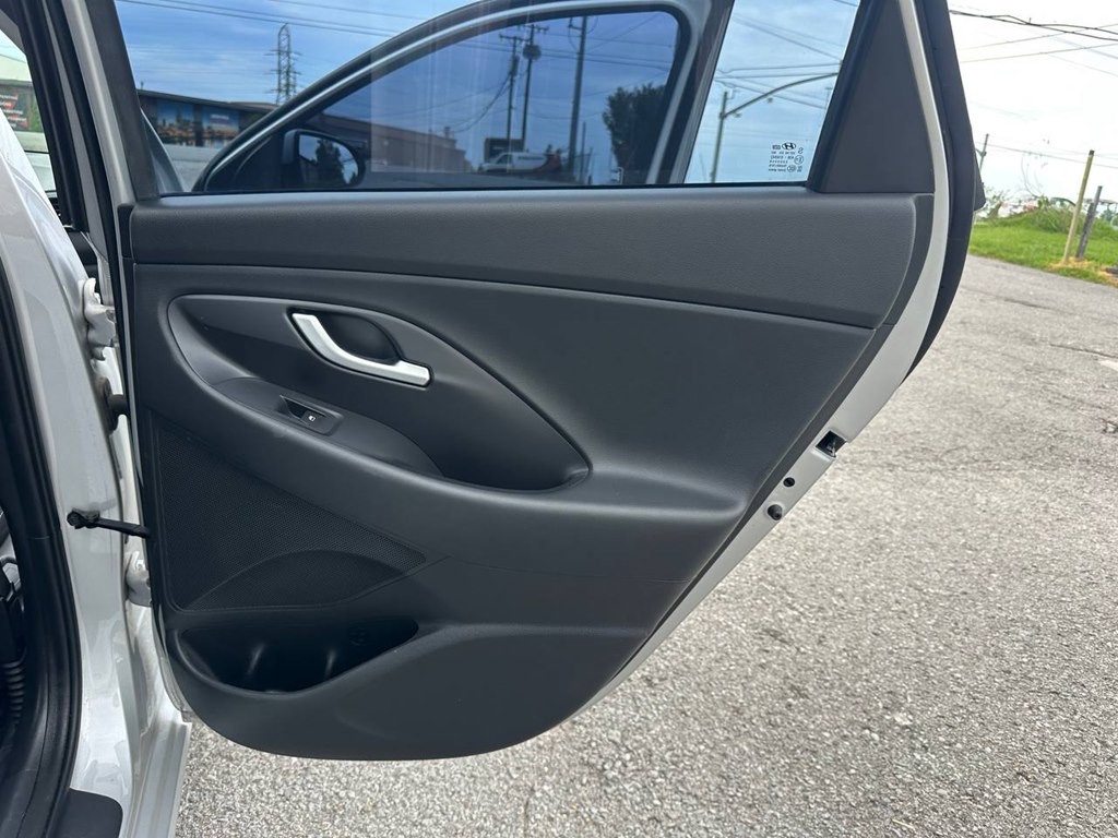 2018 Hyundai Elantra Image 23