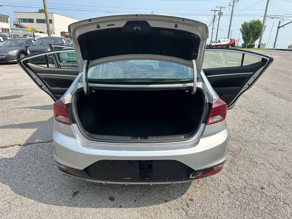 2020 Hyundai Elantra Image 12