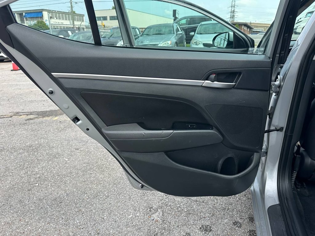 2020 Hyundai Elantra Image 19