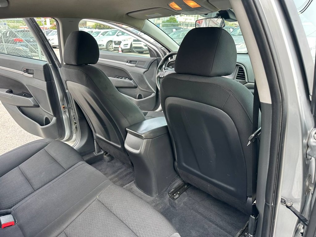 2020 Hyundai Elantra Image 22