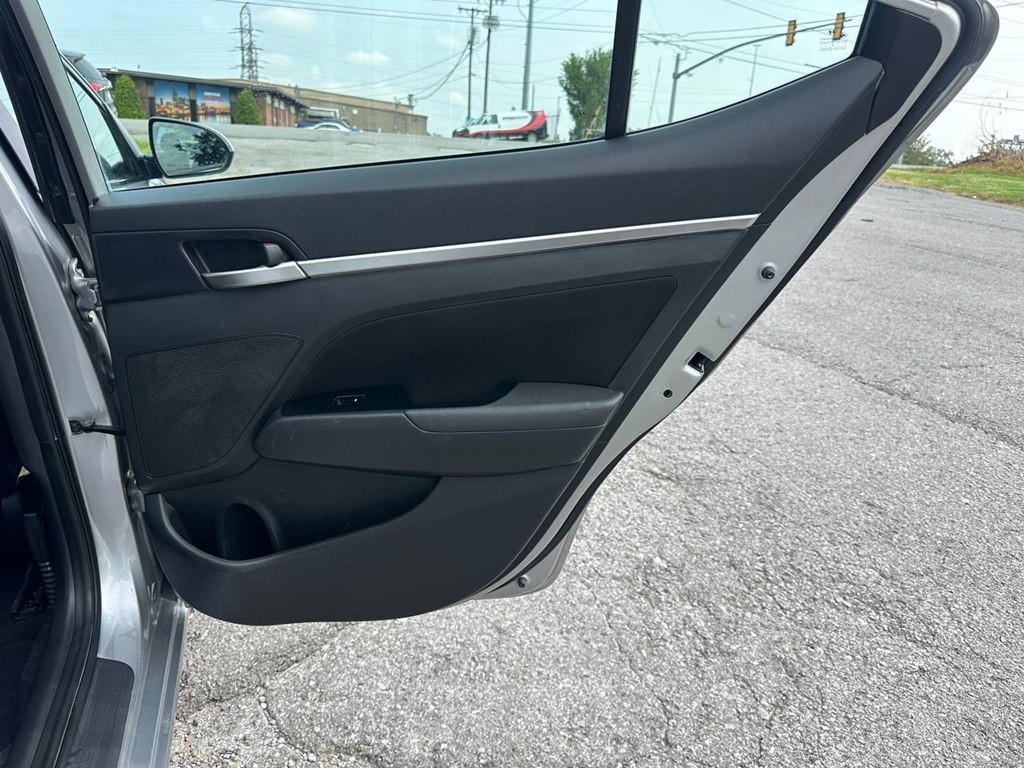 2020 Hyundai Elantra Image 23