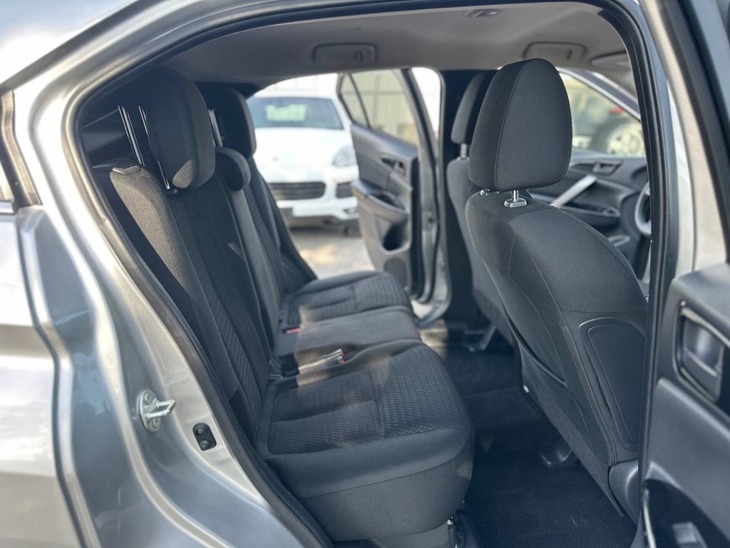 2019 Mitsubishi Eclipse Image 22