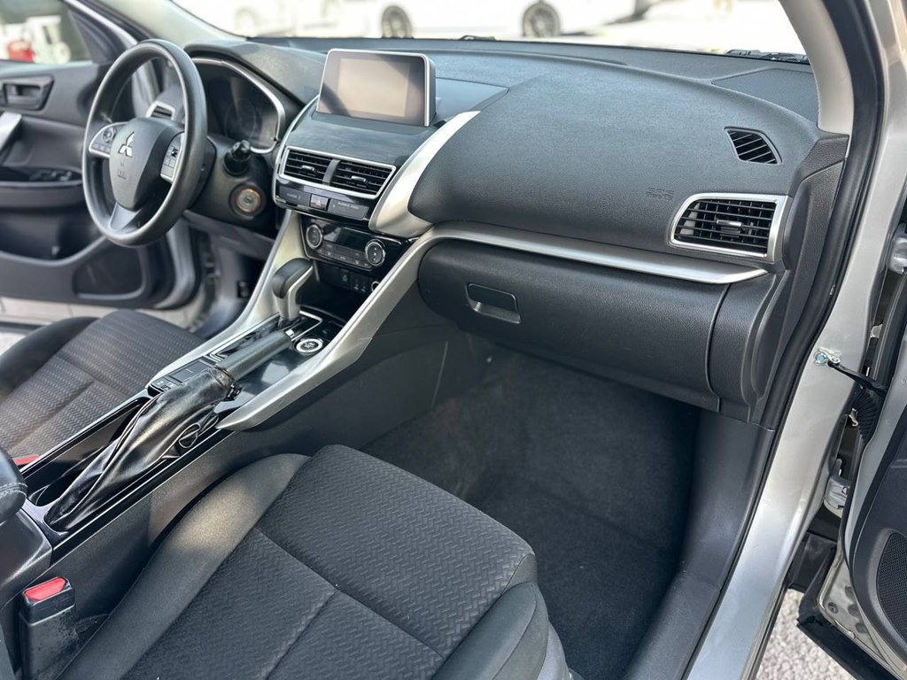 2019 Mitsubishi Eclipse Image 25