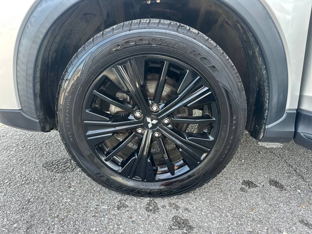 2019 Mitsubishi Eclipse Image 30