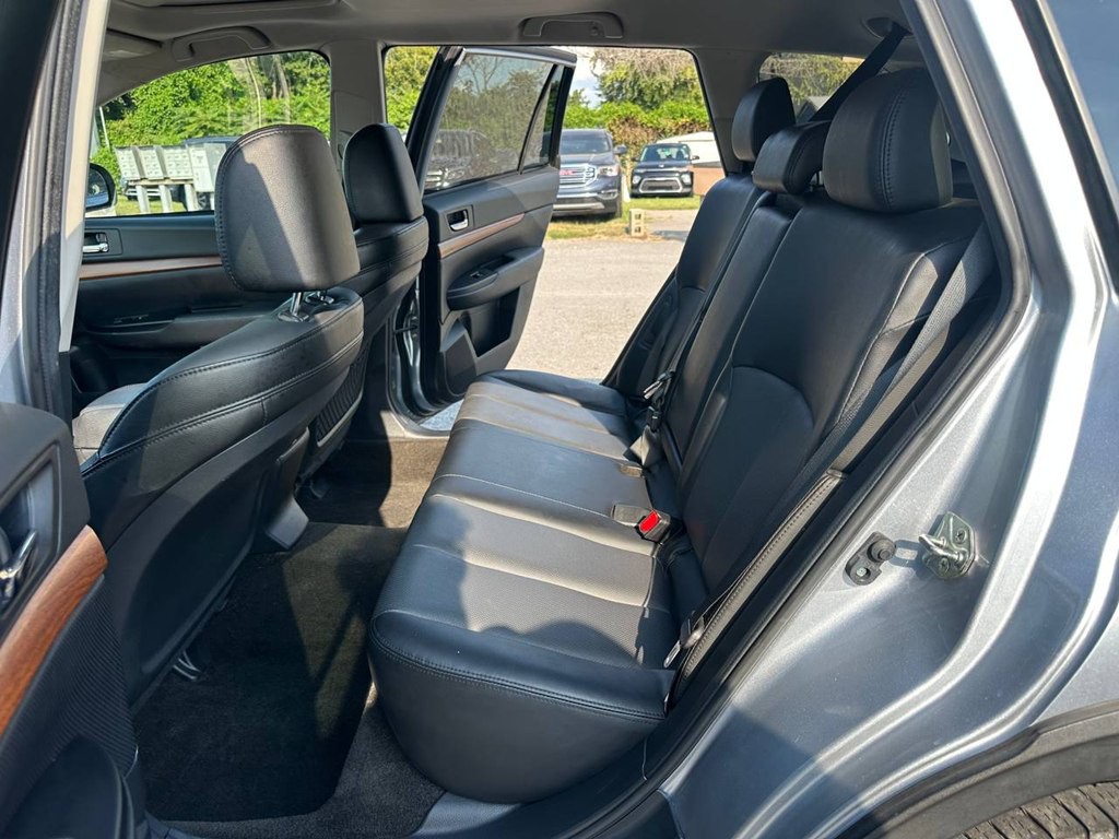 2014 Subaru Outback Image 16