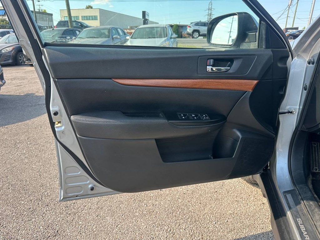 2014 Subaru Outback Image 17