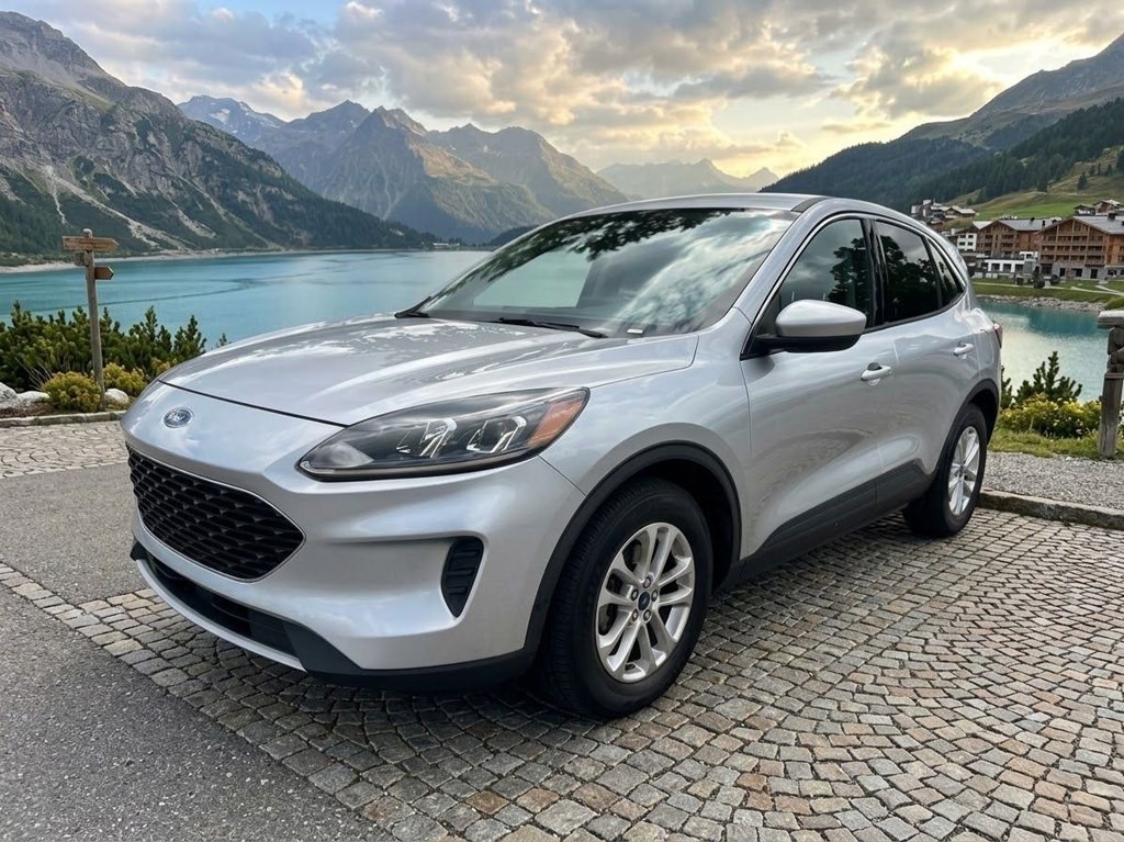 2020 Ford Escape Image 1