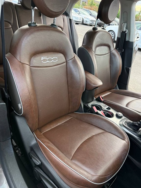 2016 FIAT 500 Image 9