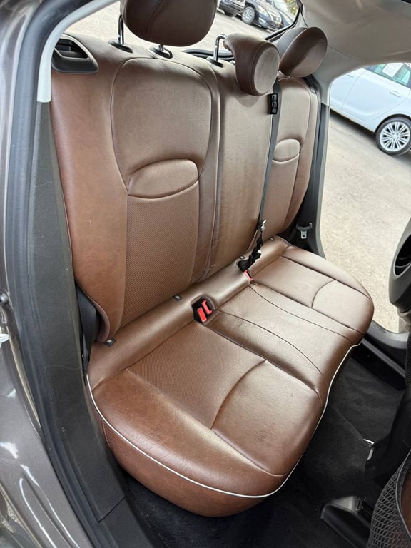 2016 FIAT 500 Image 14